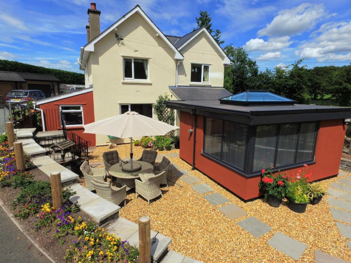 The Lodge Brecon B&B 외부 사진